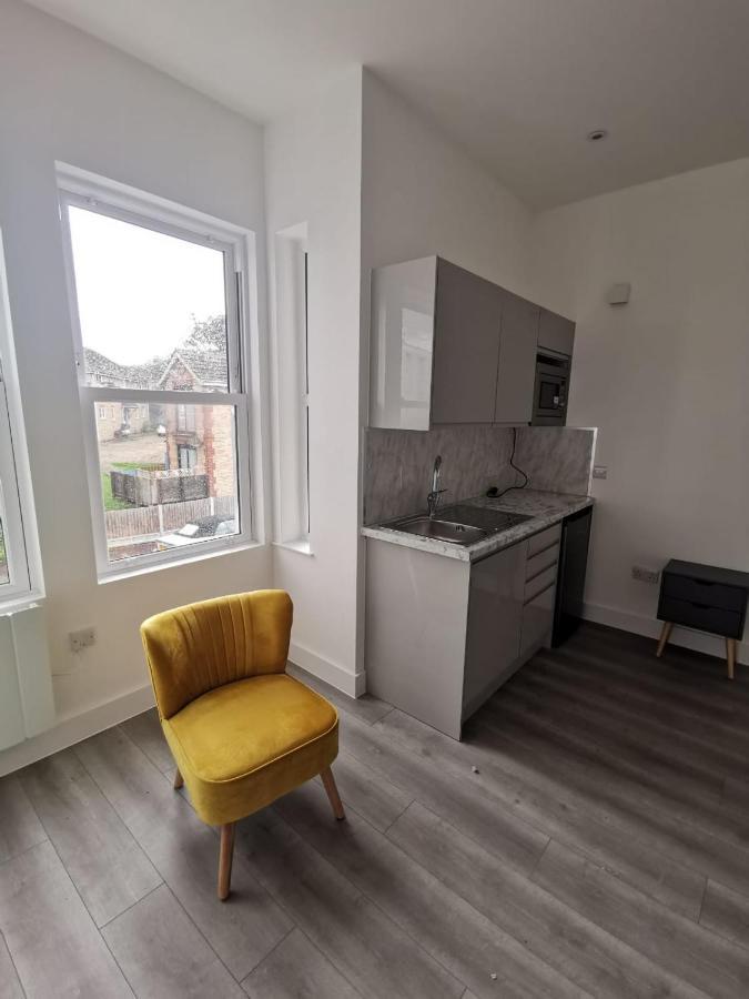 Seafront Suites - Close To Beach, Train Station & Southend Airport Southend-on-Sea Exterior photo